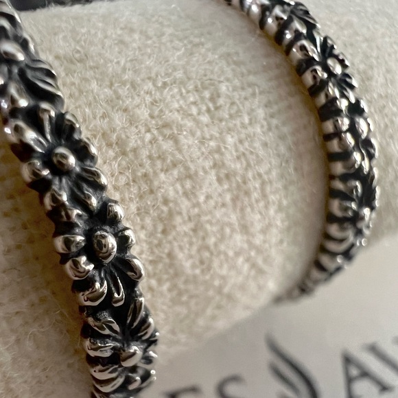 Retired James Avery Delicate Margarita Spanish Daisy hoop earrings. NEW. - Picture 2 of 9